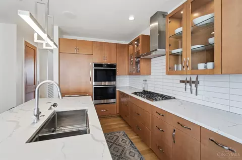 Kitchen - 430 Oregon St, Cincinnati, OH 45202 photo 2 of 5
