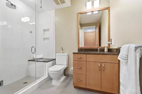 Bath - 430 Oregon St, Cincinnati, OH 45202 photo 1 of 11