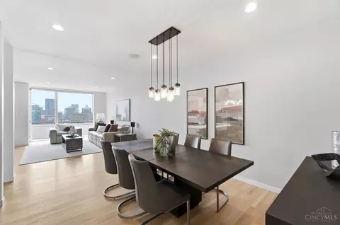 Dining - 430 Oregon St, Cincinnati, OH 45202 photo 2 of 3