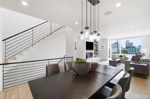 Dining - 430 Oregon St, Cincinnati, OH 45202 photo 3 of 3