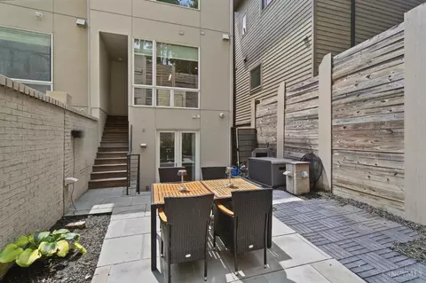 Exterior - 430 Oregon St, Cincinnati, OH 45202 photo 4 of 6