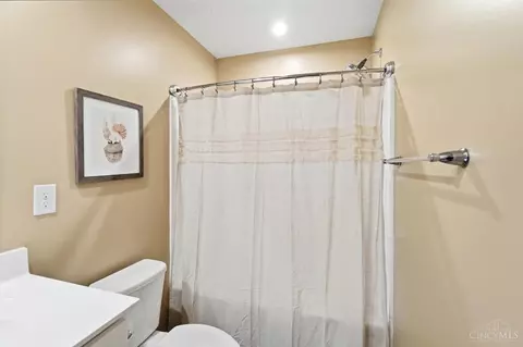 Bath - 5748 Alpine Heights Dr, Morrow, OH 45152 photo 2 of 4