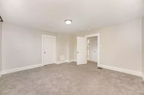 Bedroom - 1331 Beech Ave, Cincinnati, OH 45205 photo 3 of 11