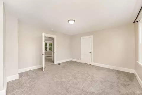 Bedroom - 1331 Beech Ave, Cincinnati, OH 45205 photo 4 of 11