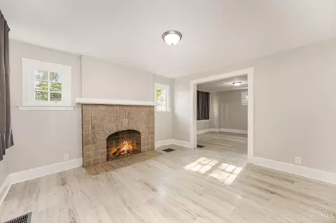 Living - 1331 Beech Ave, Cincinnati, OH 45205 photo 4 of 6
