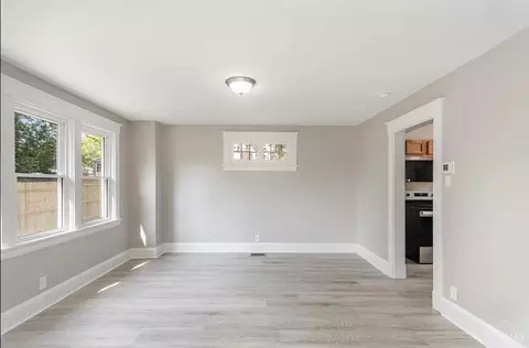 Living - 1331 Beech Ave, Cincinnati, OH 45205 photo 5 of 6
