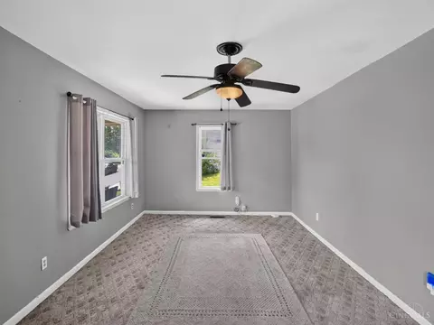922 Chamberlain Ave, Lincoln Heights, OH 45215 photo 4