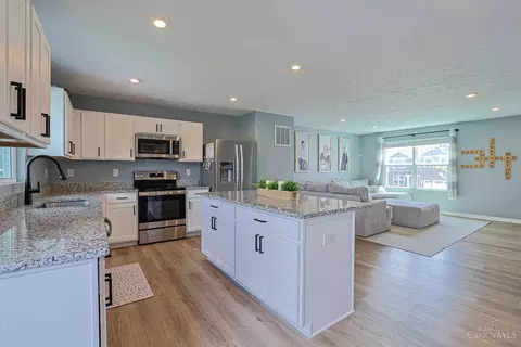 Kitchen - 10545 Franklin Dr, Harrison, OH 45030 photo 3 of 3