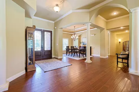 Entry Way - 8180 Keller Rd, Cincinnati, OH 45243 photo 2 of 6