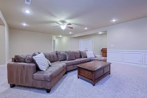 Living - 8180 Keller Rd, Cincinnati, OH 45243 photo 6 of 6