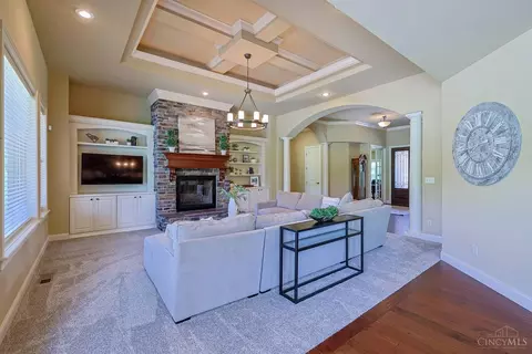 Living - 8180 Keller Rd, Cincinnati, OH 45243 photo 2 of 6