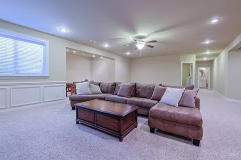 Living - 8180 Keller Rd, Cincinnati, OH 45243 photo 4 of 6