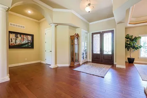 Entry Way - 8180 Keller Rd, Cincinnati, OH 45243 photo 1 of 6