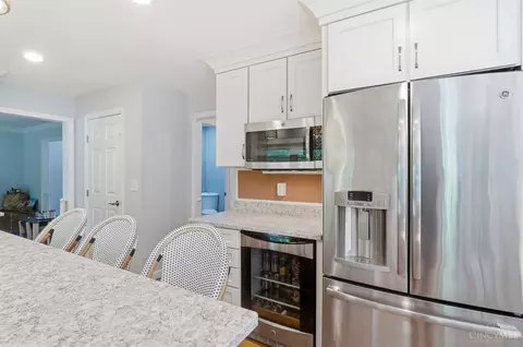 Kitchen - 8060 Ashley View Dr, Cincinnati, OH 45227 photo 2 of 8