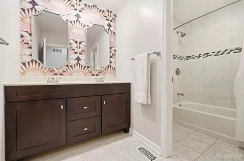Bath - 8060 Ashley View Dr, Cincinnati, OH 45227 photo 3 of 8