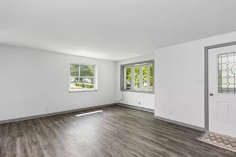 Living - 333 Main St, Mount Orab, OH 45154 photo 5 of 8
