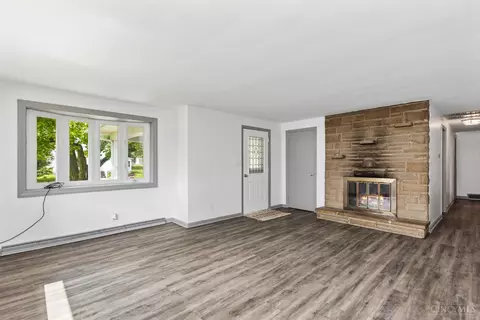 Living - 333 Main St, Mount Orab, OH 45154 photo 4 of 8