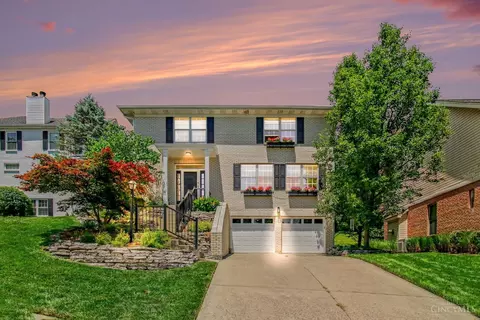 3076 Spencerhill Ln, Cincinnati, OH 45226