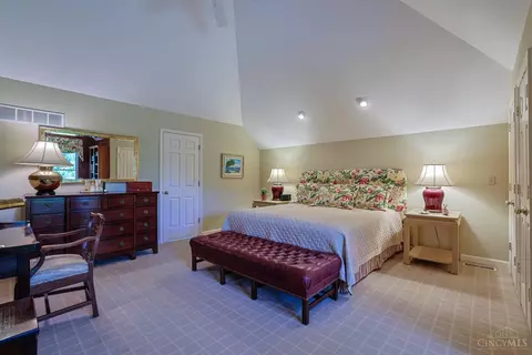 Bedroom - 1603 Mcmillan St, Cincinnati, OH 45206 photo 1 of 4