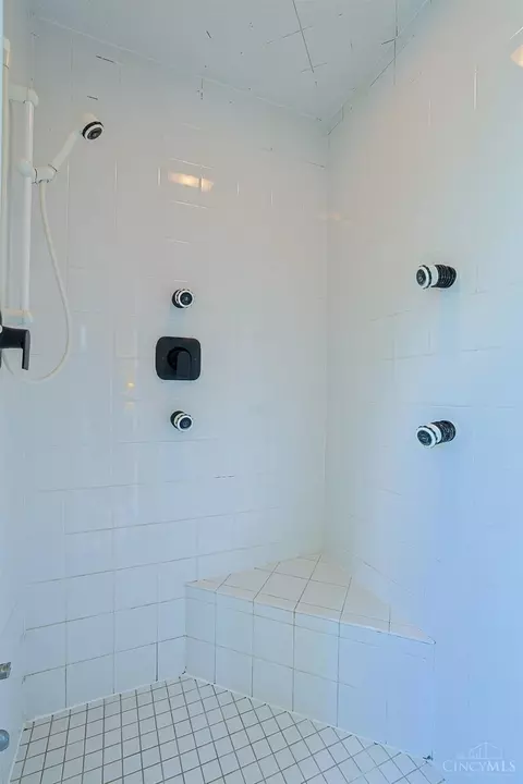 Bath - 1603 Mcmillan St, Cincinnati, OH 45206 photo 2 of 3