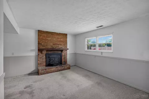 Living - 165 Etta Ave, Harrison, OH 45030 photo 2 of 3