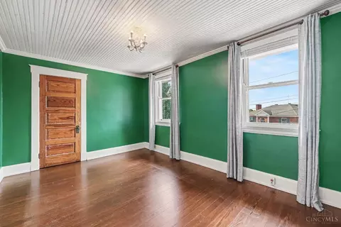 Bedroom - 3040 Taylor Ave, Cincinnati, OH 45220 photo 1 of 9