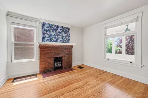 Living - 3040 Taylor Ave, Cincinnati, OH 45220 photo 4 of 4