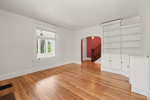 Living - 3040 Taylor Ave, Cincinnati, OH 45220 photo 2 of 4