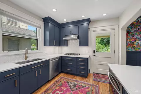 Kitchen - 3040 Taylor Ave, Cincinnati, OH 45220 photo 4 of 4