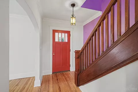 Entry Way - 3040 Taylor Ave, Cincinnati, OH 45220 photo 1 of 2