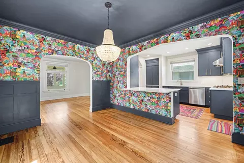 Dining - 3040 Taylor Ave, Cincinnati, OH 45220 photo 2 of 4