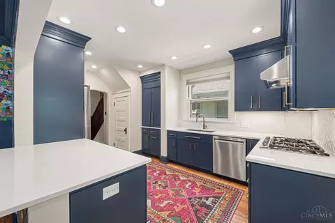 Kitchen - 3040 Taylor Ave, Cincinnati, OH 45220 photo 2 of 4
