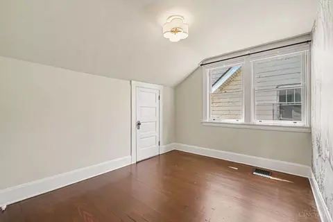 Bedroom - 3040 Taylor Ave, Cincinnati, OH 45220 photo 6 of 9