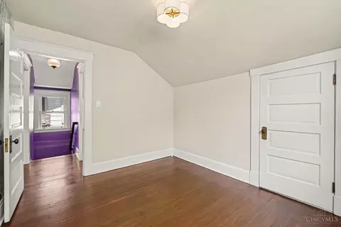 Bedroom - 3040 Taylor Ave, Cincinnati, OH 45220 photo 7 of 9