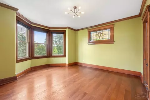 Living - 564 Considine Ave, Cincinnati, OH 45205 photo 5 of 6