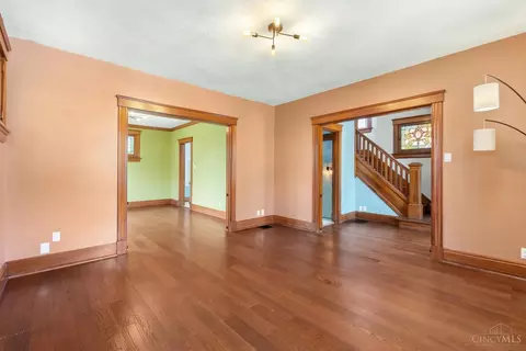 Living - 564 Considine Ave, Cincinnati, OH 45205 photo 2 of 6