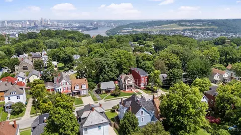 View/Area - 564 Considine Ave, Cincinnati, OH 45205 photo 2 of 7