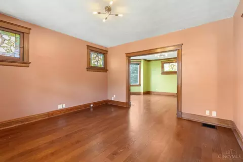Living - 564 Considine Ave, Cincinnati, OH 45205 photo 3 of 6