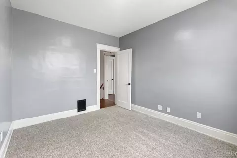 Bedroom - 564 Considine Ave, Cincinnati, OH 45205 photo 4 of 4