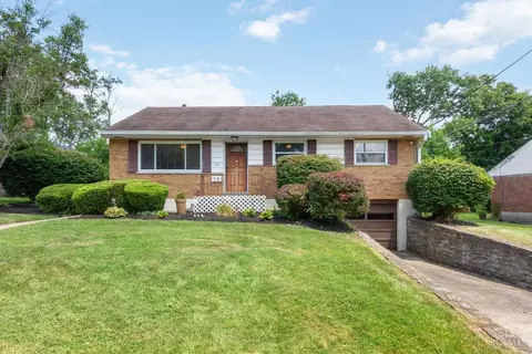 149 Ireland Ave, Greenhills, OH 45218