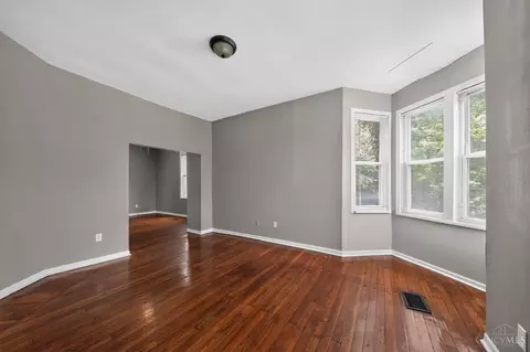 Living - 6718 Ledge St, Cincinnati, OH 45227 photo 2 of 2