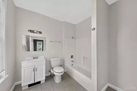 Bath - 6718 Ledge St, Cincinnati, OH 45227 photo 5 of 6