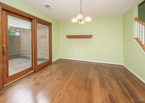 291 Jonathan Ct, Cincinnati, OH 45255 photo 7