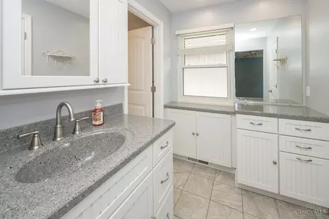 291 Jonathan Ct, Cincinnati, OH 45255 photo 17