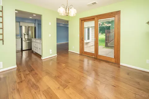 291 Jonathan Ct, Cincinnati, OH 45255 photo 9