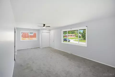 Living - 131 Brookhaven Ave, Woodlawn, OH 45215 photo 3 of 4