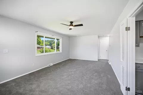 Living - 131 Brookhaven Ave, Woodlawn, OH 45215 photo 1 of 4