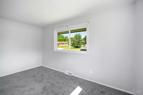 Bedroom - 131 Brookhaven Ave, Woodlawn, OH 45215 photo 3 of 11