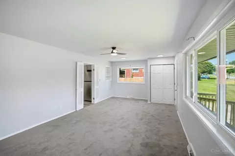 Living - 131 Brookhaven Ave, Woodlawn, OH 45215 photo 4 of 4