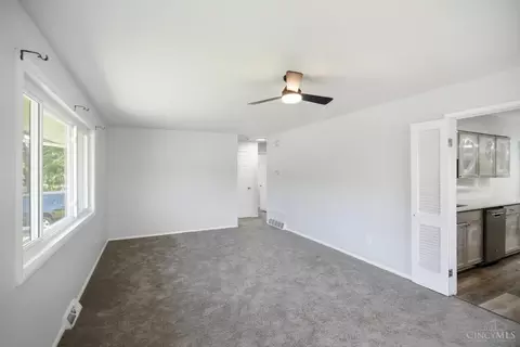 Living - 131 Brookhaven Ave, Woodlawn, OH 45215 photo 2 of 4